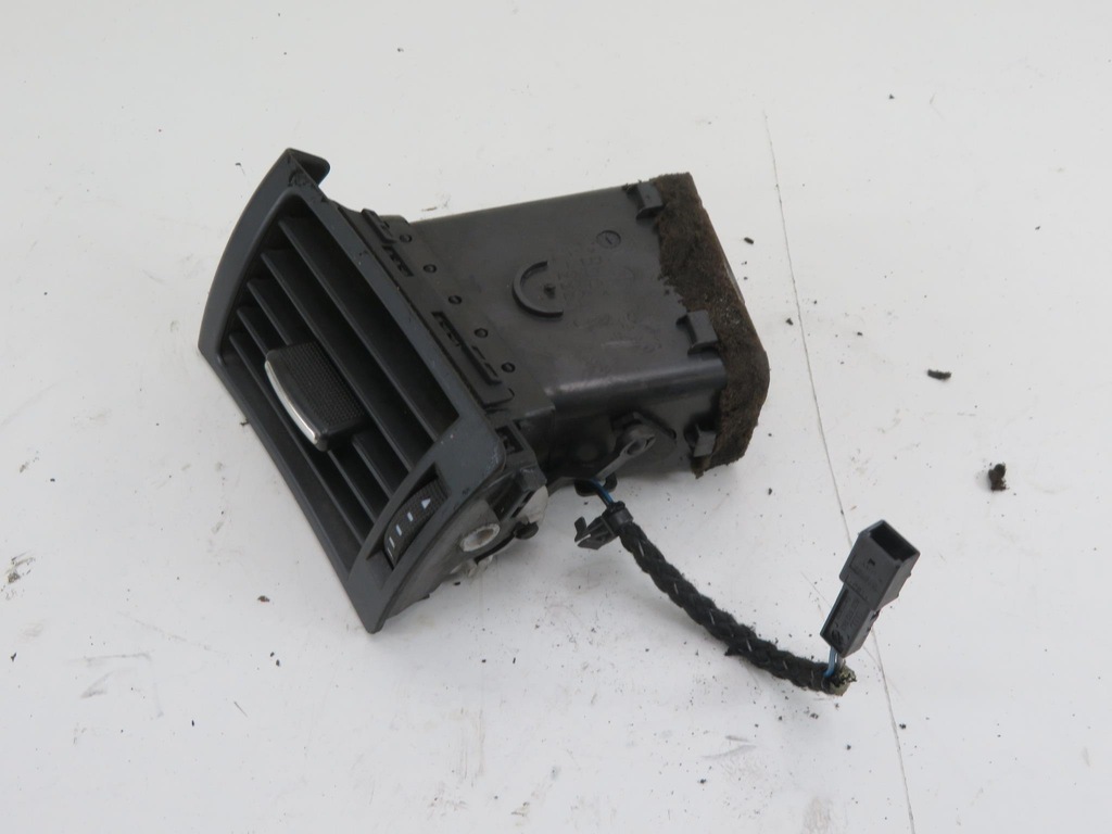 фото №7, Решётка обдув левая audi a4 b6 avant 8e0820901f