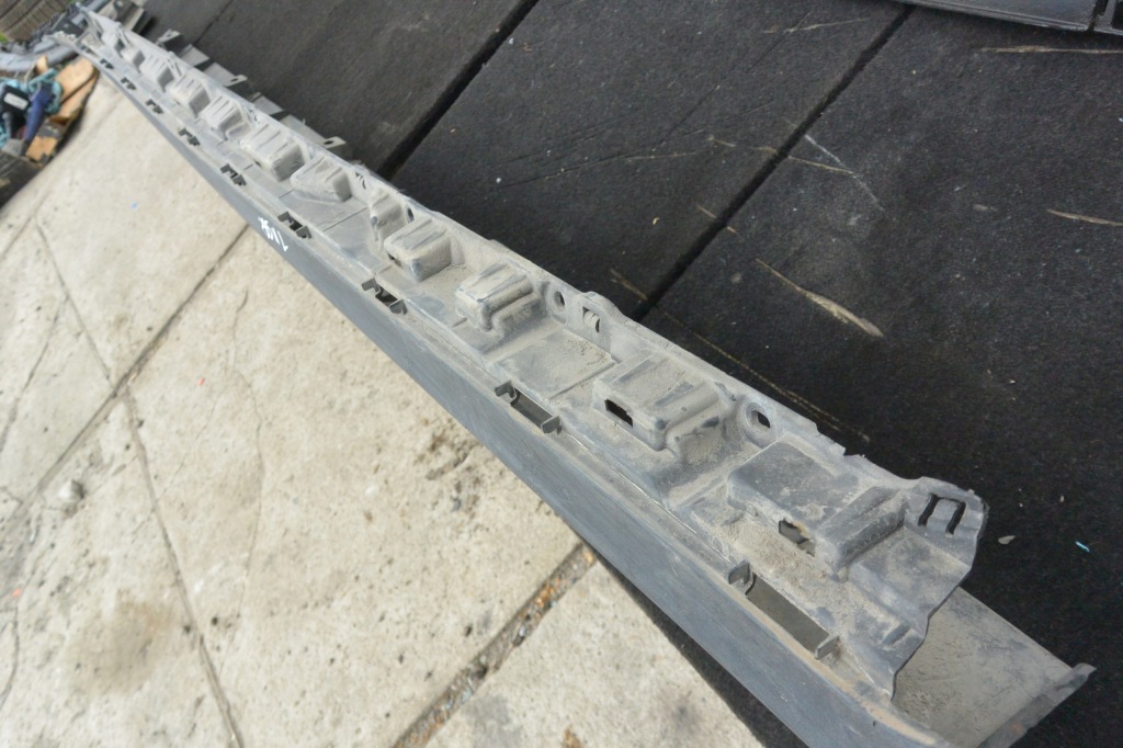 Tesla model s молдинг порог левая правая 12-16 Оригинал