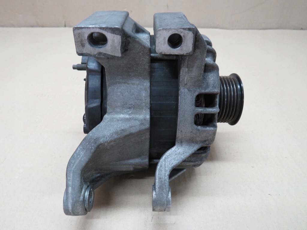 Купить Opel insignia a рестайлинг  2.0 cdti b20dth генератор 39007852