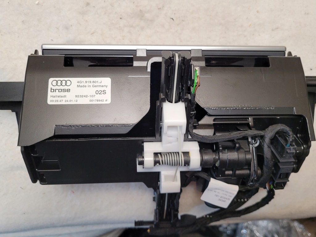 фото №1, Audi a6 дисплей 4g1919601j