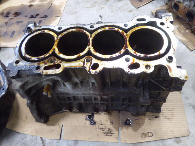 фото №10, Corolla e12 02-07 блок двигателя втулка 1.6 16v 3zzfe avensis t25