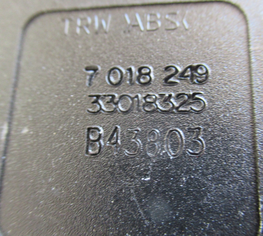 фото №2, Bmw 7 e65 клипса поперечина правый задняя 7018249