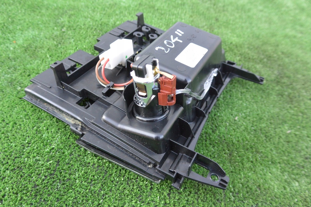 фото №7, Попільничка бардачок mercedes w204 lift w207