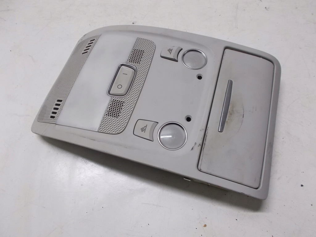 фото №1, Audi a4 b8 лампа потолочный