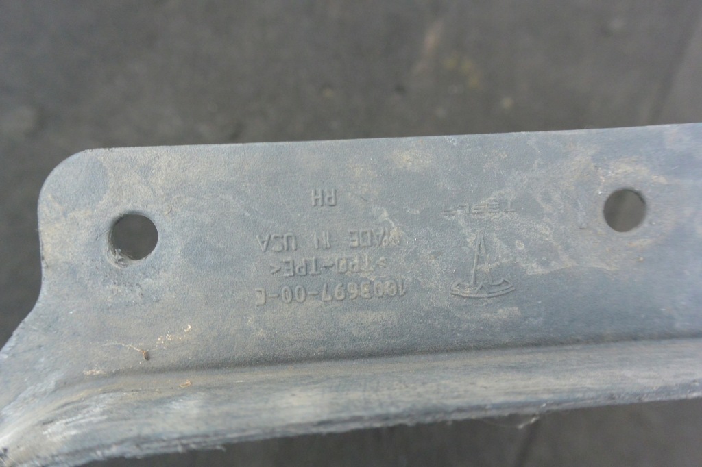 Купить Накладка завершение порог правый  левая tesla model s