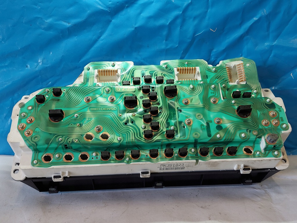 фото №8, Счетчик приборная панель galant viii 2.0 b mr381823