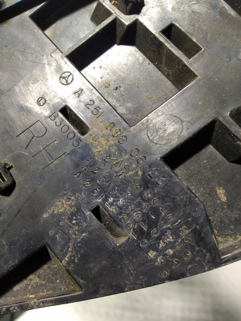 фото №3, Mercedes r-klasa w251 решётка радиатора решётка решетка правая