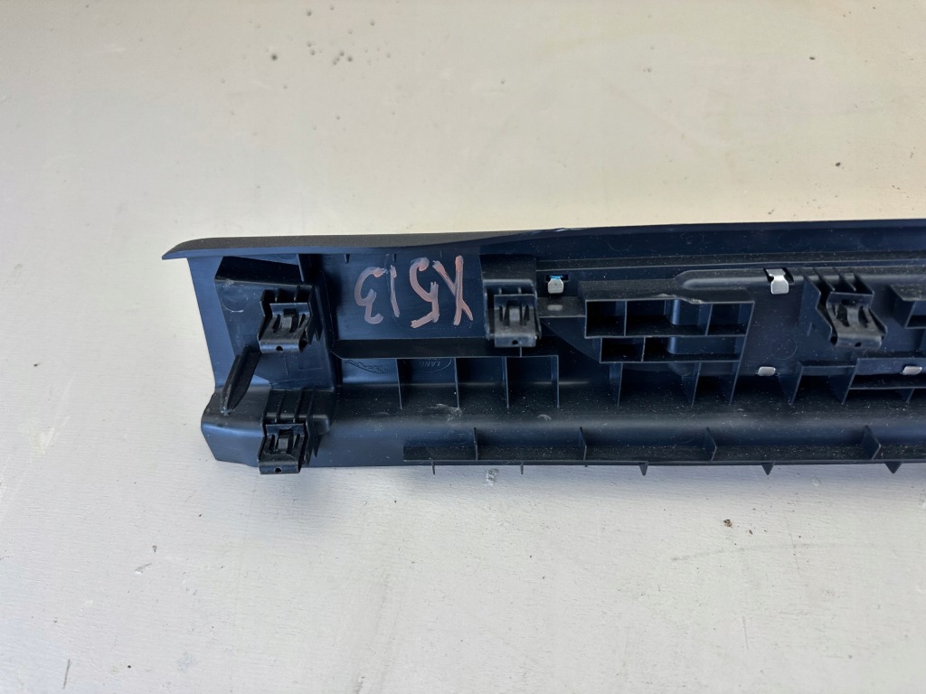 Купити Jaguar e-pace x540 17r- молдинг поріг ліва внутрішня