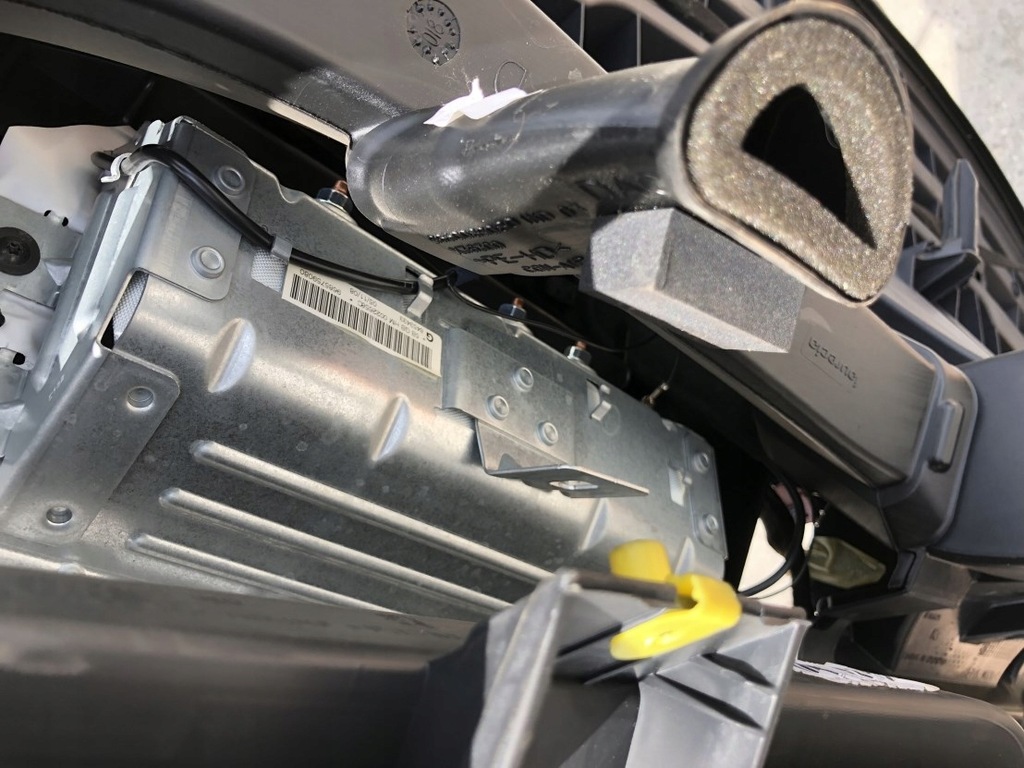 фото №6, Приборная панель панель 2x подушка безопасности ремни peugeot 207 06-10r