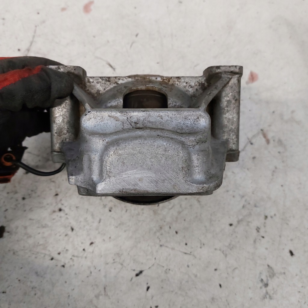 фото №9, Audi a5 8t 3,0d подушка кронштейн двигуна