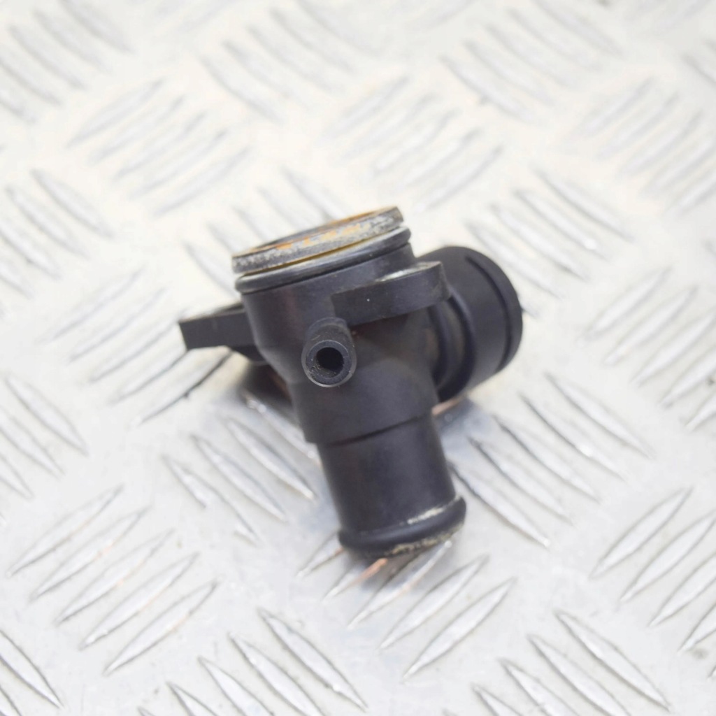 Audi tt tts mk2 2012 шланг / патрубок радіатора Недорого