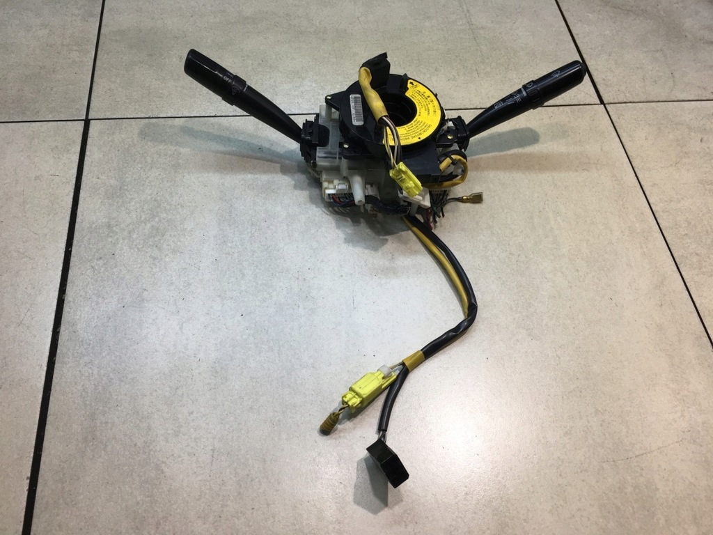 фото №1, Переключатель комбинированный subaru legacy iii 83111ae32