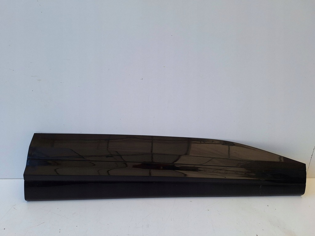 фото №1, Kia sportage v молдинг двері правий перед 87724-r2300 оригінал