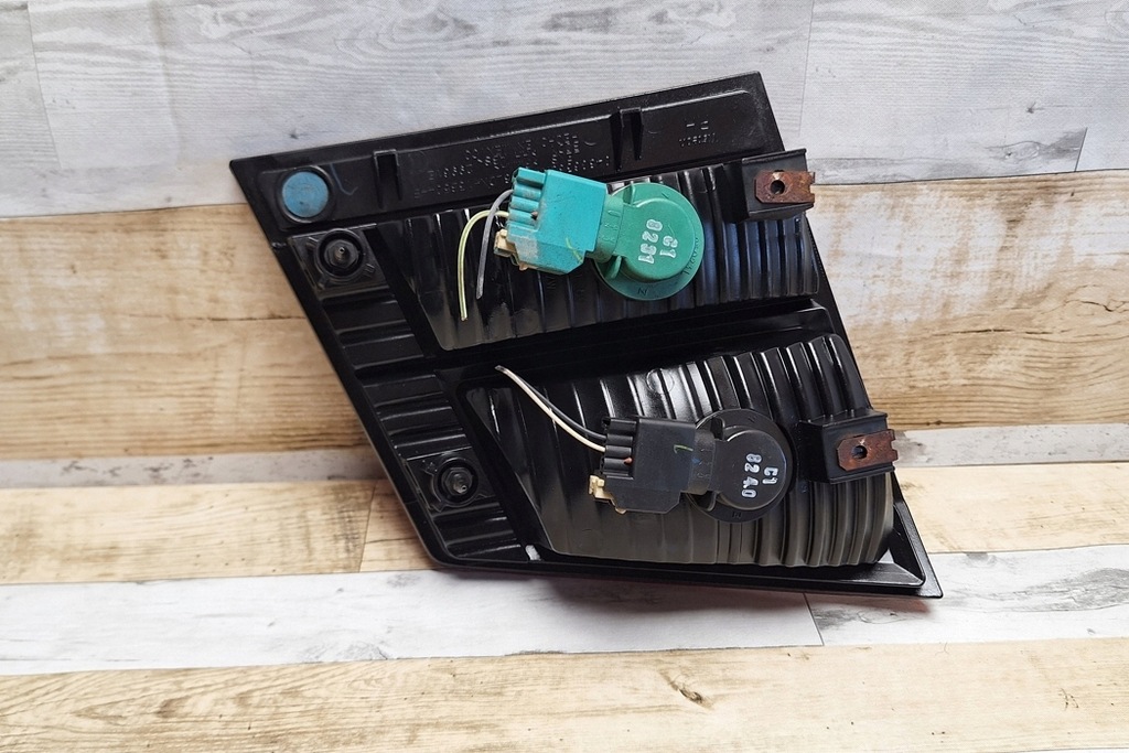 фото №11, Лампа права задня dodge journey 05116291ad 2.7l бензиновий 136kw 2009