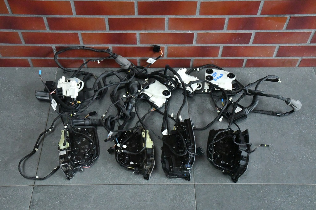 фото №1, Замок замки доводчик soft close bmw x7 g07 lci lift 3166km