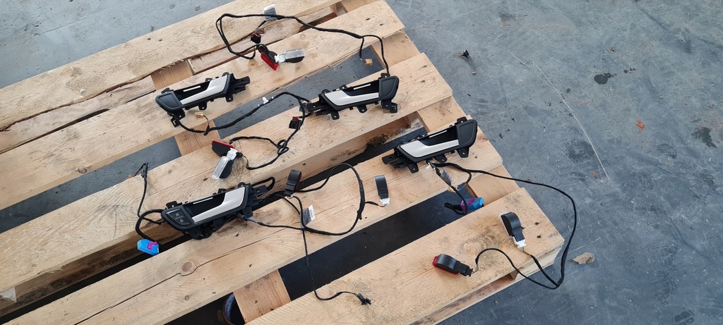 фото №1, S4 b8 lift a4 ручка подсвечиваемые внутреннее фонари led 4x