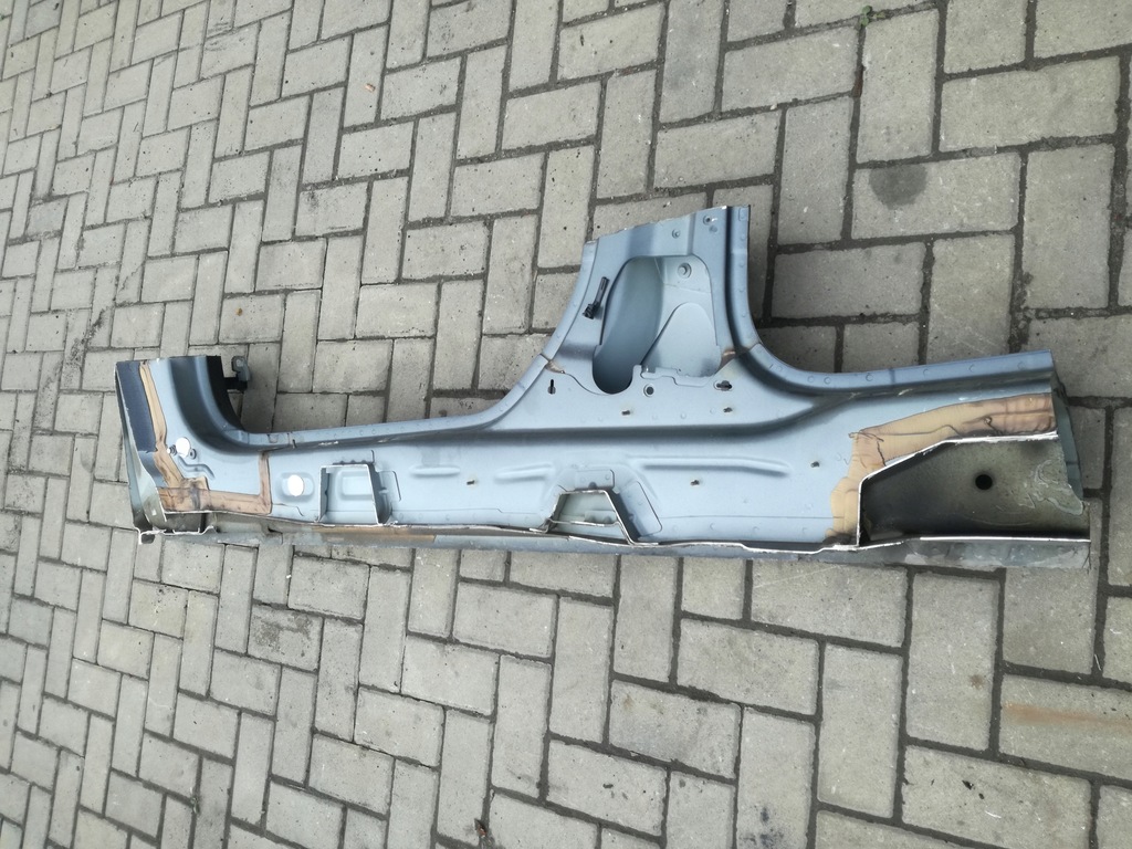 фото №3, Volvo v40 ii 2012 - 2019 rok поріг правий