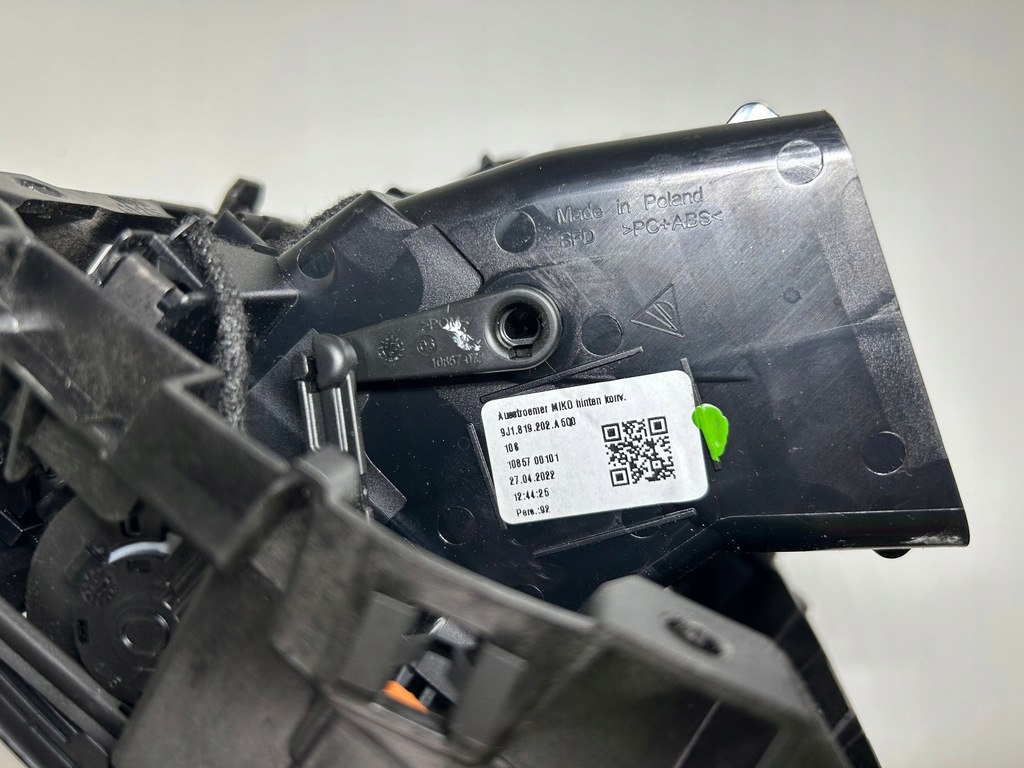 фото №8, 2022 porsche taycan 9j1 решітка обдув задня тунель середнього 9j1819202a