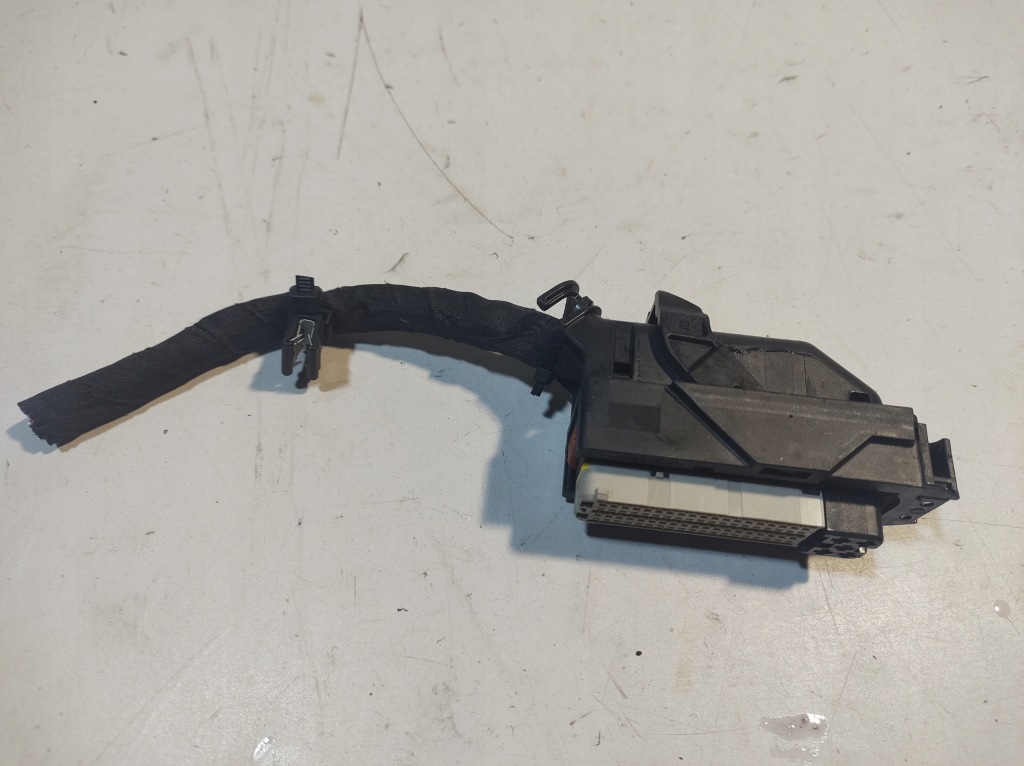 фото №1, Mg zs ev 2023 - штекер компьютер