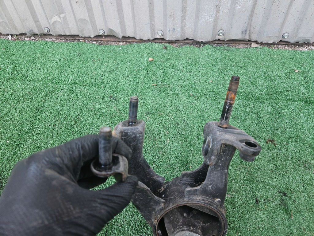 фото №6, Кронштейн подушка двигуна задня toyota corolla verso ii 2.0 d4d