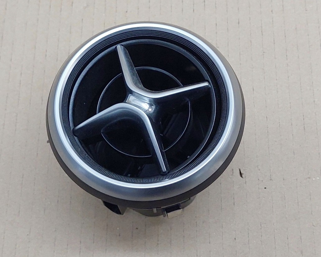 фото №1, Решітка обдув mercedes-benz оригінальний номер a1768300754