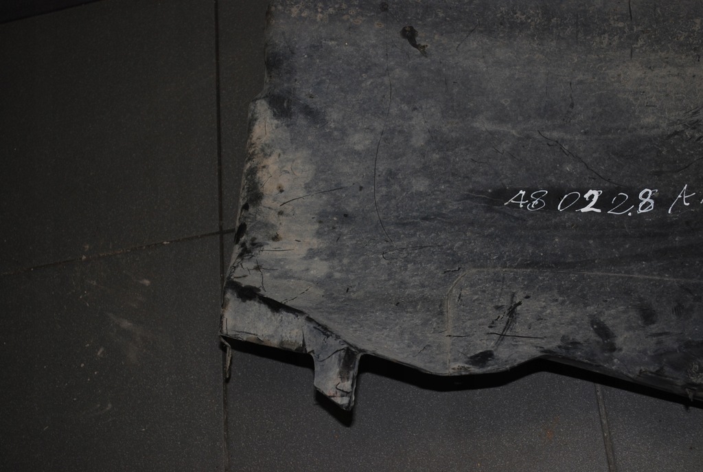 фото №8, Підкрилок правий перед задня audi a8 d2 4d0821192r