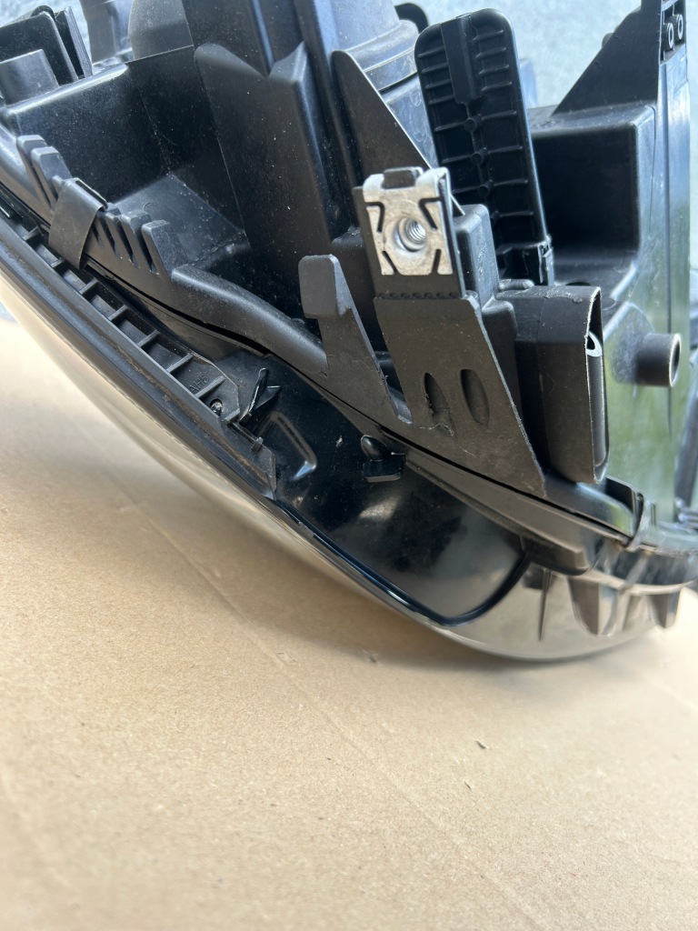 фото №10, Лампа левая передняя vw touran 5tb941005a poznań