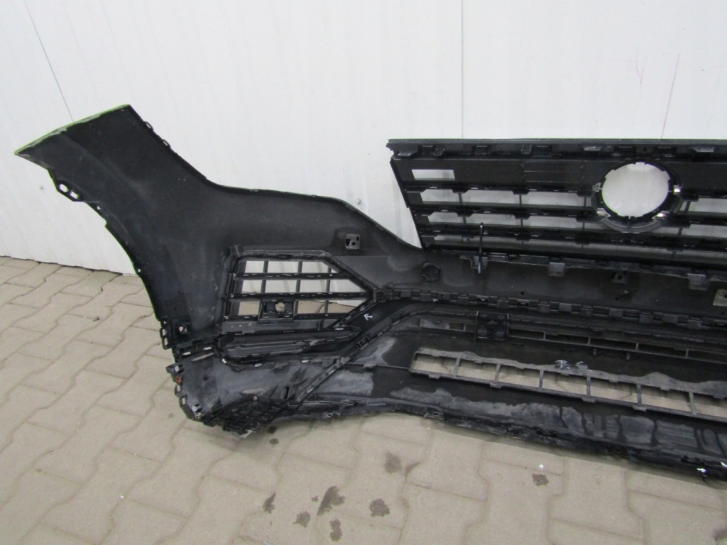 Бампер передок  передний vw touareg 3 3 760 18- Оригинал