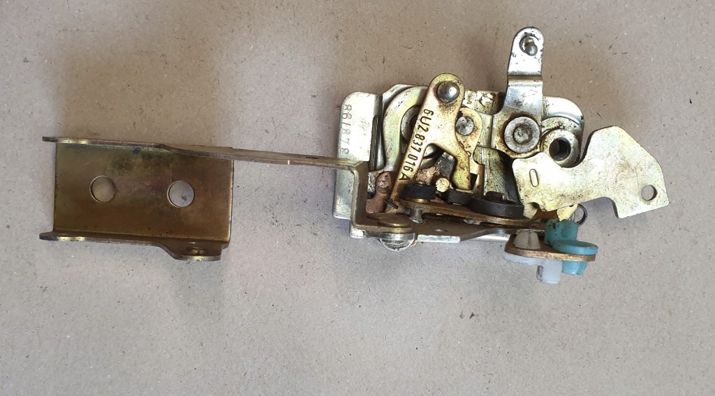 фото №1, Замок двері правий перед skoda felicia 6u2837016a