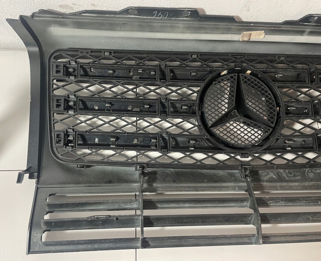 Решётка радиатора решётка радиатора радиатора mercedes g-klasa 463 w463 a4638880051 Недорого