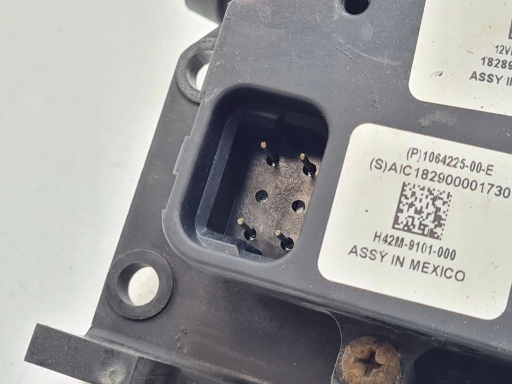 2018 tesla model x насос води 106422500e Недорого