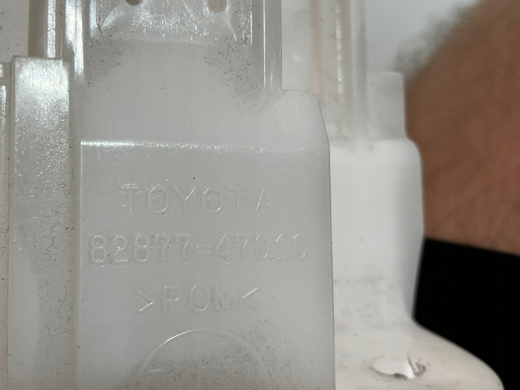 фото №4, Prius iii кронштейн модулів касета 82877-47010