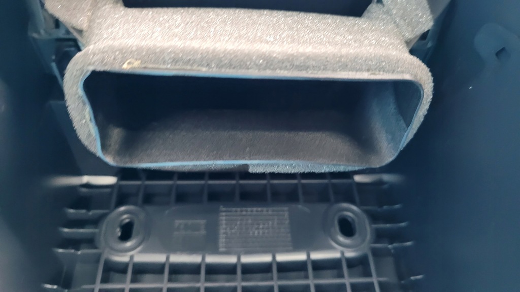 фото №13, Suzuki swace 1.8 hybrid подлокотник туннель средний соединитель usb 85532-12020