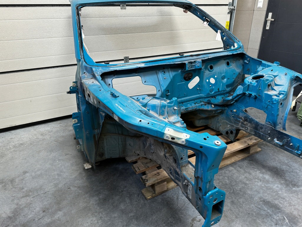 фото №2, Audi e-tron четверть перед левая