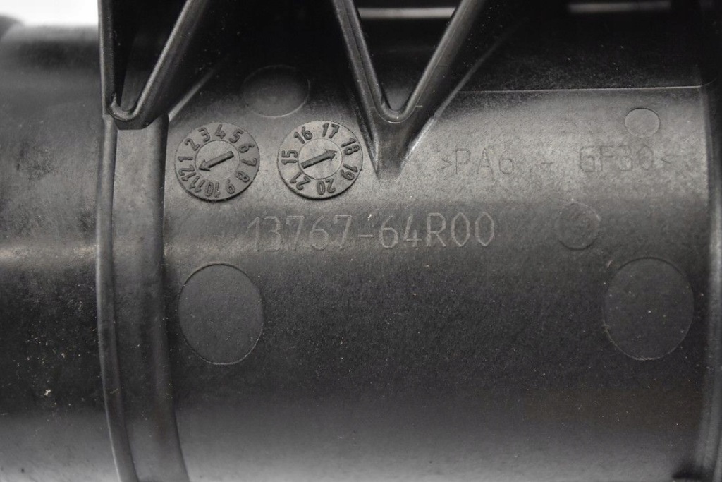 фото №10, Suzuki оригінальний номер 13767-64r00