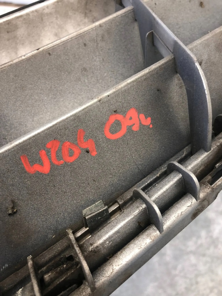 фото №11, Решітка радіатора решітка радіатора mercedes w204 a2048800023