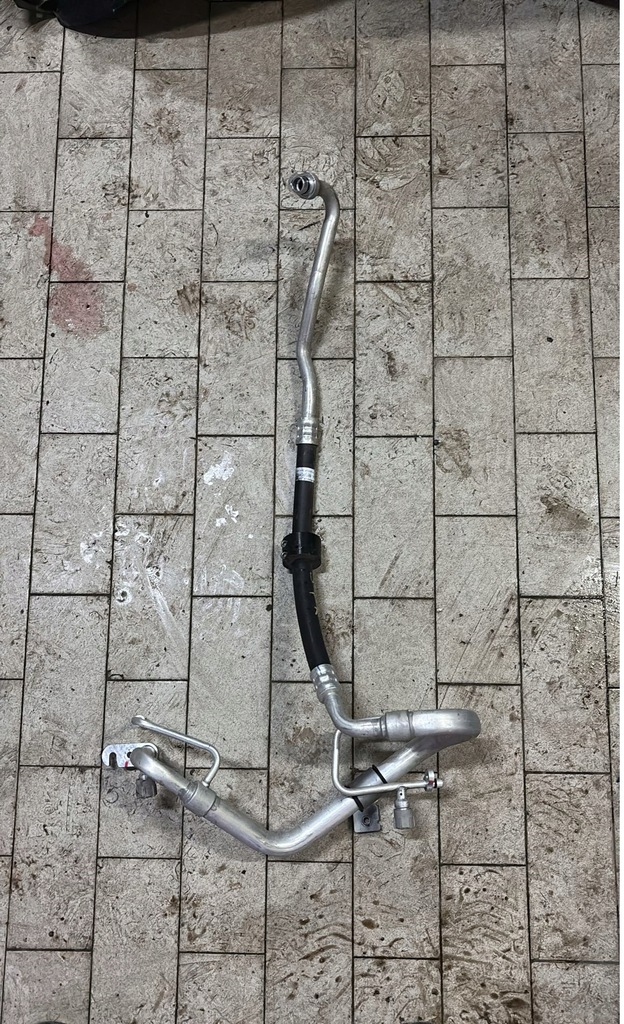 фото №1, Шланг кондиціонера dacia spring 924465406r
