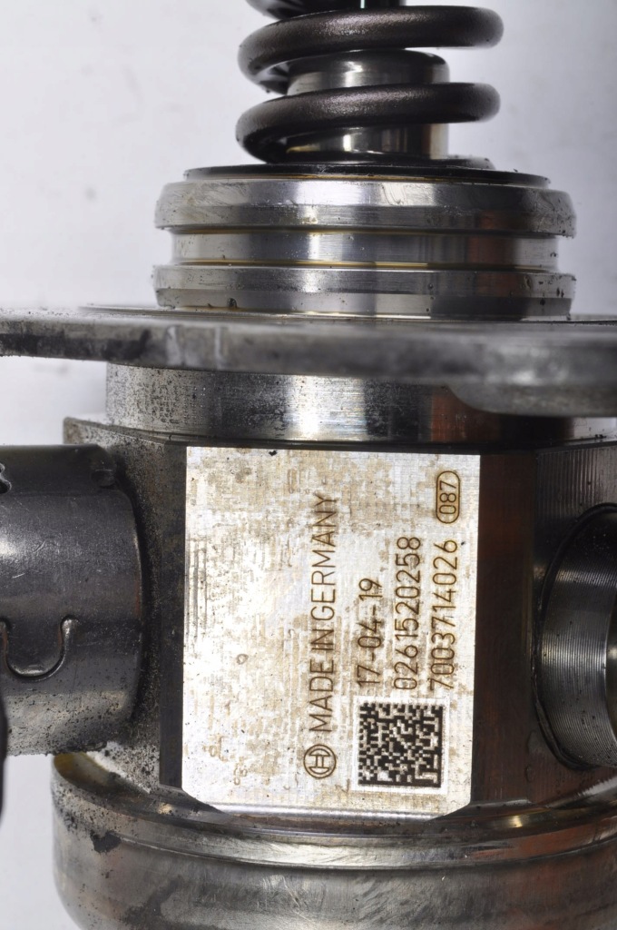 Bmw f22 218i 1.5 насос пального 7642466 Недорого