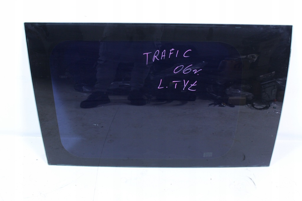 фото №1, Стекло левый задняя renault trafic ii 06r.
