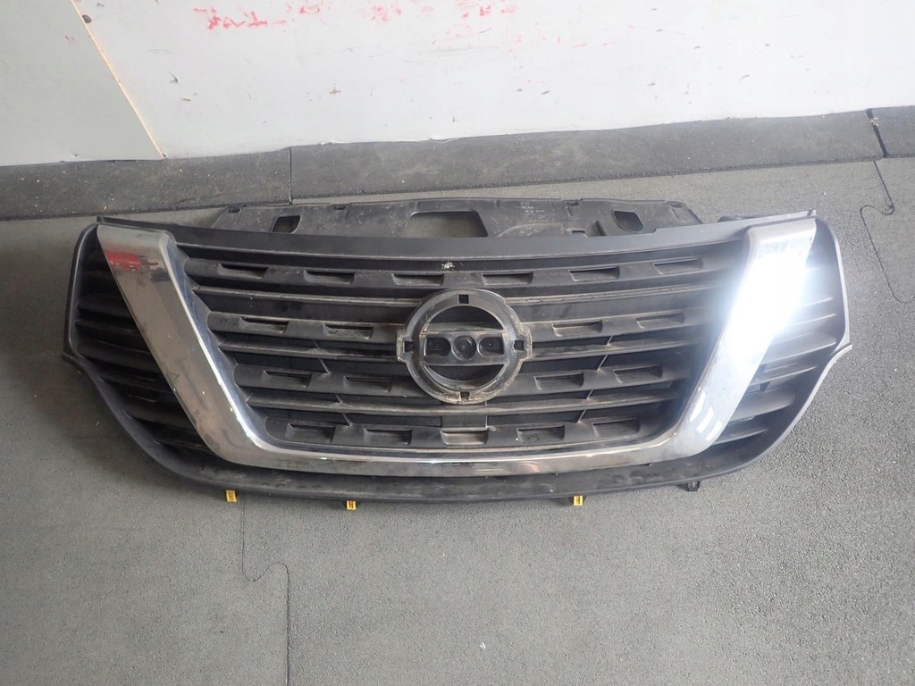 фото №1, Решітка радіатора nissan nv300 2016- 623109057