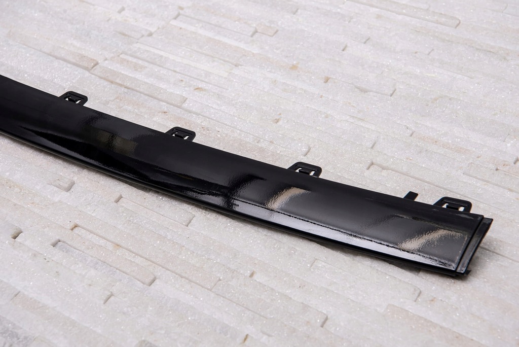 фото №13, Mercedes c-class w205 amg 2019-21 молдинг перед бампера середина a2058859102