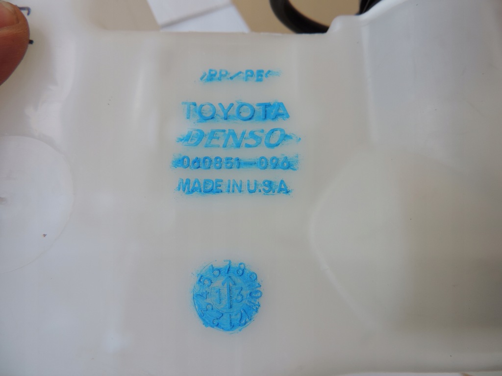 фото №7, Toyota sienna 2013 бак омивача 060851096