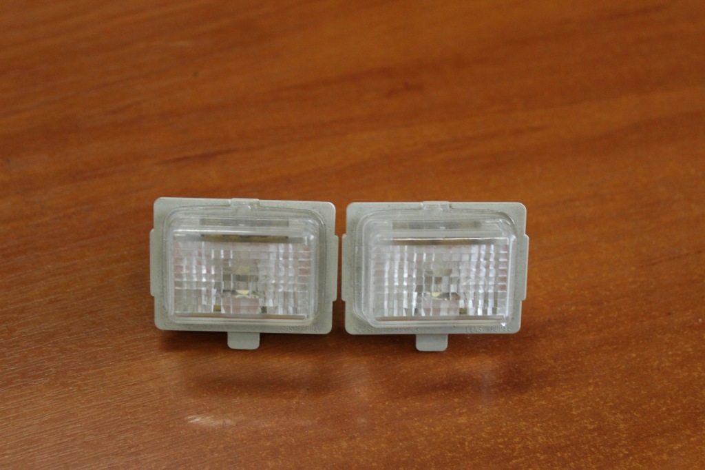 фото №1, Лампа номерного знака регистрационный mercedes w117 a2218200856