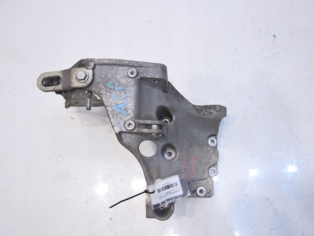 Кронштейн насоса уприскування opel astra iii h 1.9 cdti Київ