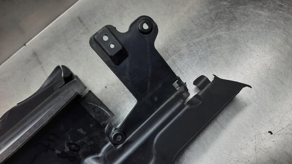 фото №5, Воздуховод воздуха правая 31323243 volvo xc70 v70 iii s80 ii 08-16r