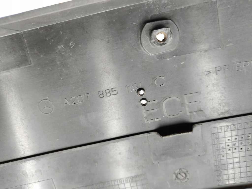 Mercedes e klasa купе w207 кронштейн номерного знака регистрационный a2078851181 Недорого