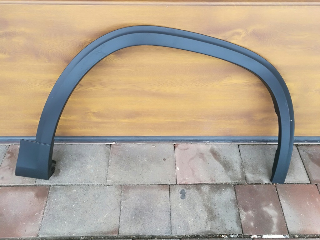 фото №1, Mercedes gla h247 247 amg--- молдинг крыла перед правый