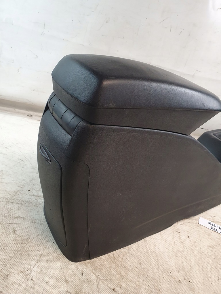 фото №11, Туннель средний подлокотник оригинальный номер 1296687 kia ceed fl 09-12r.