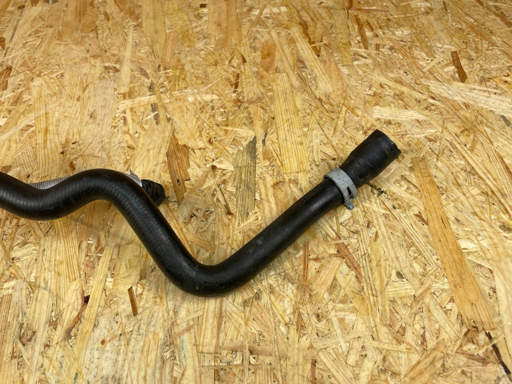 Купити Патрубок труба шланг води bmw f39 f40 f45 f46 f48 mini f55 f56 f57 f60 8514047