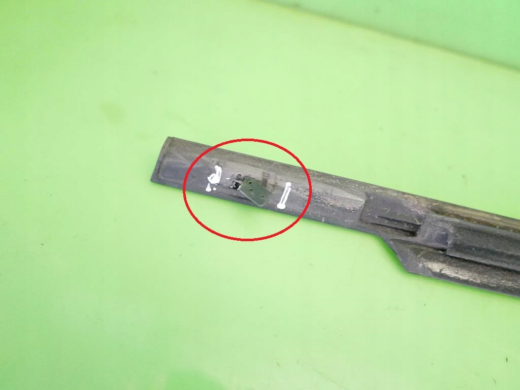 фото №8, Молдинг уплотнитель правая перед lancia musa i fl